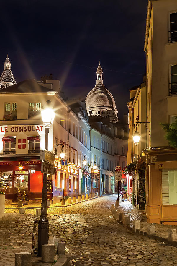 Montmartre Twilight Photograph