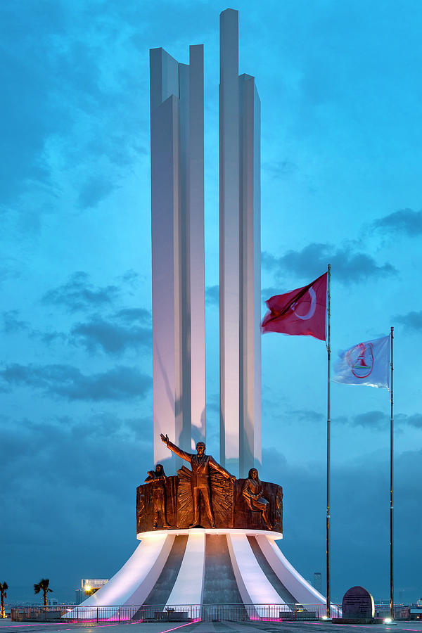 Monument of Ataturk His Mother and Women s Rights by Fabrizio Troiani Monument of Ataturk His Mother and Women s Rights by Fabrizio Troiani