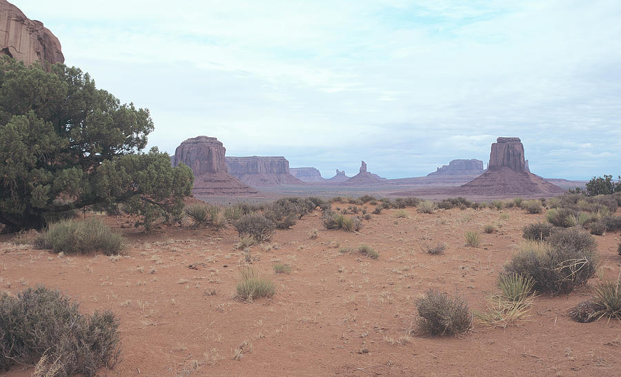 Monument Valley Photograph - Monument Valley 18 by Gordon Semmens