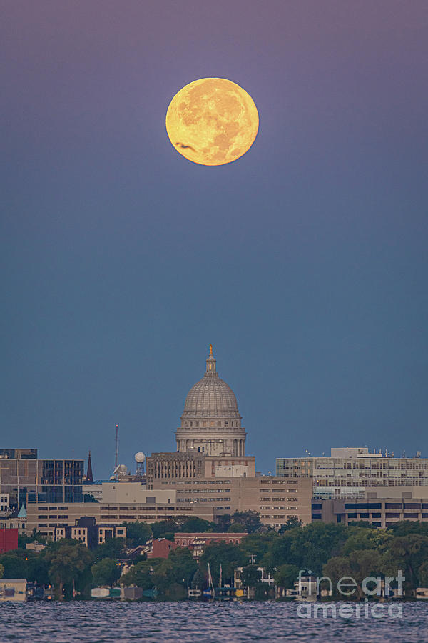 Capitol Building Photograph - Moon in the Morning by Amfmgirl Photography