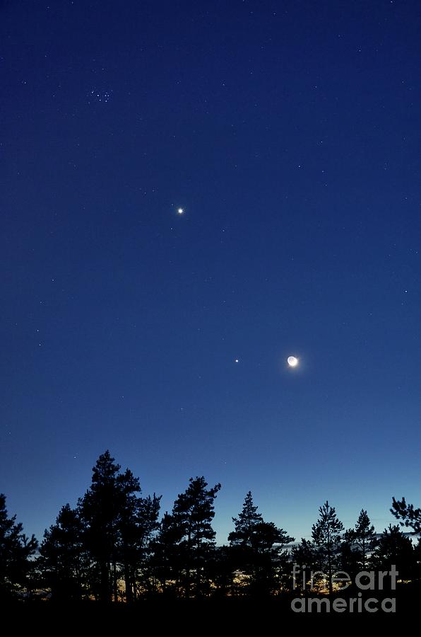 Moon With Jupiter And Venus Photograph by Pekka Parviainen/science Photo Library