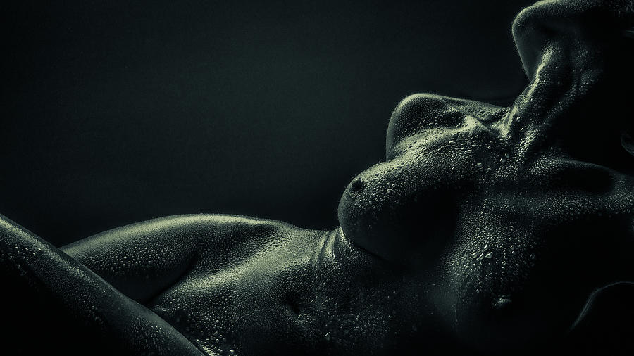 Nude Photograph - Moonlight Drops by Aurimas Valevi?ius