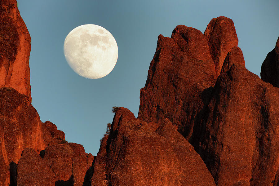 Moonrise Over Pinnacles High Peaks Photograph by Don Smith