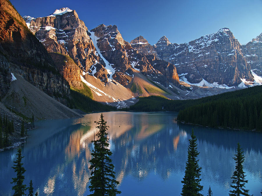 Moraine Lake And The Ten Peaks At Sunset Photograph by Matt Champlin