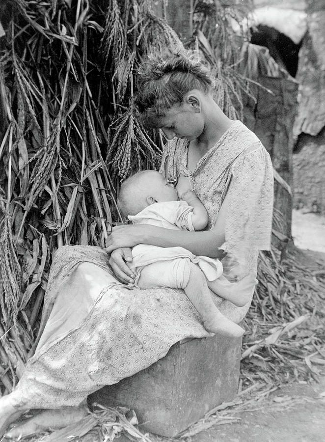 Mother Breastfeeding, 1916 Photograph by Science Source