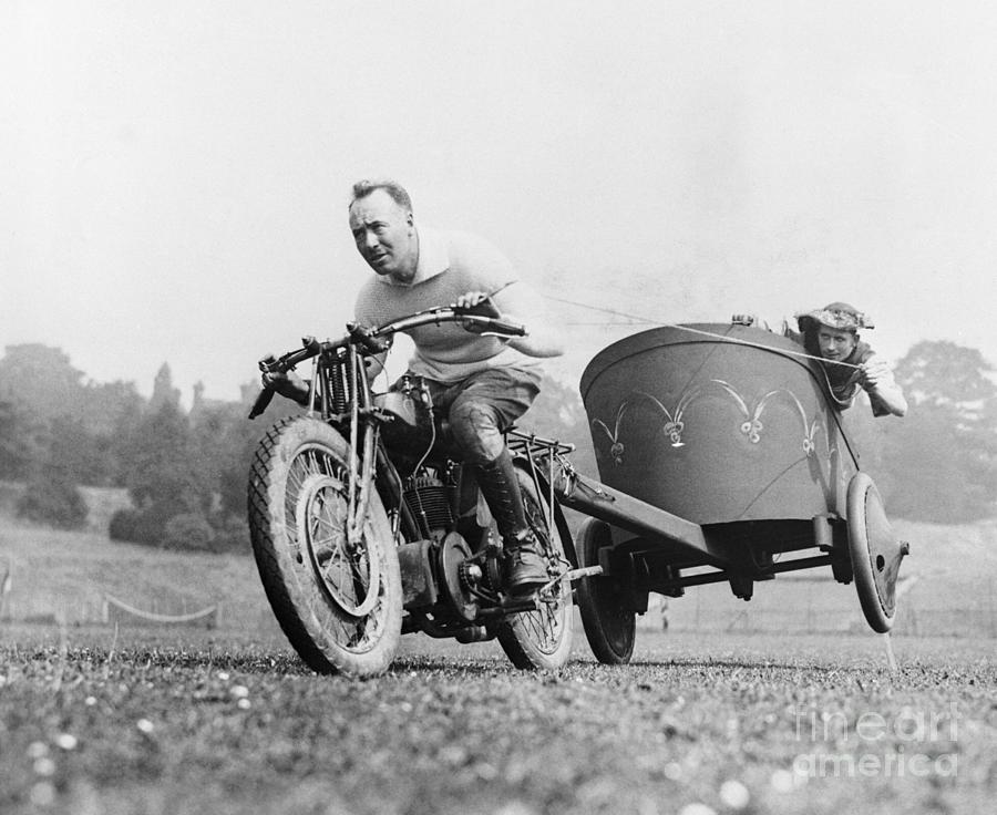 Motorcycle Chariot Racing Photograph by Bettmann