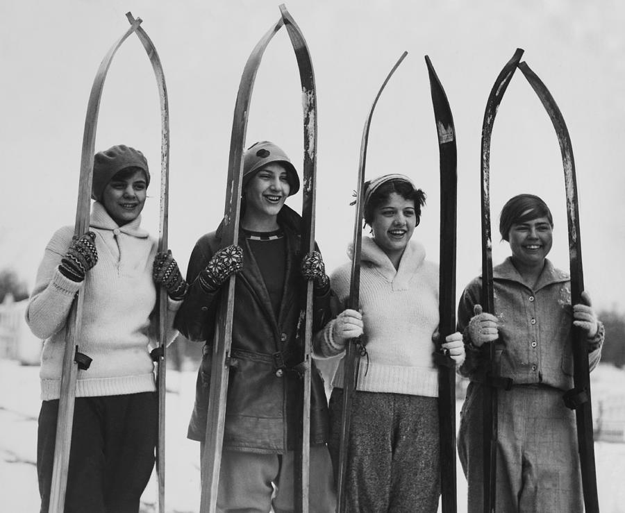 Mount Holyoke College, Girls Skiers Photograph by Keystone-france