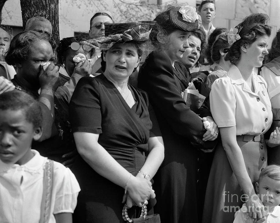 Mourners Watch Fdrs Funeral Procession Photograph by Bettmann