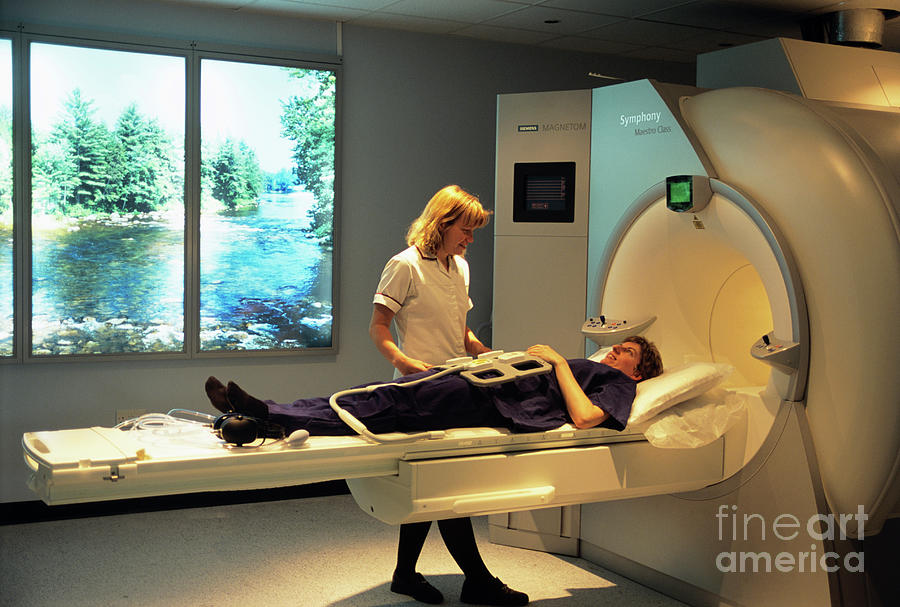 Mri Scanner Photograph by John Cole/science Photo Library