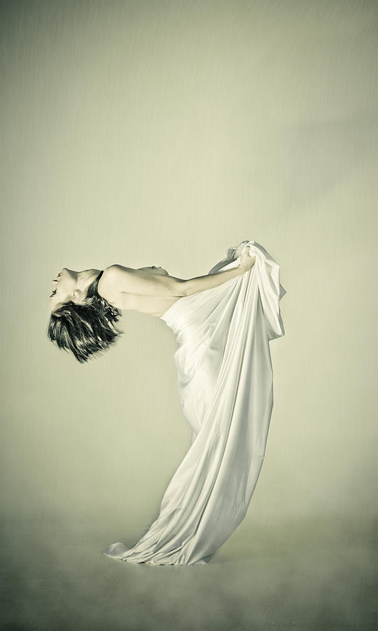 Nude Photograph - Muchas Dance by Nanouk El Gamal - Wijchers