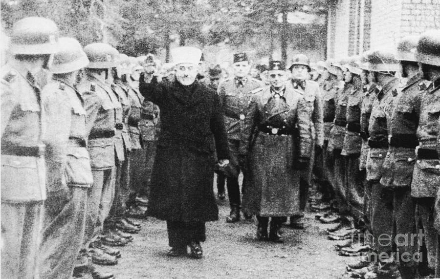 Mufti Giving German Salute To Soldiers Photograph by Bettmann