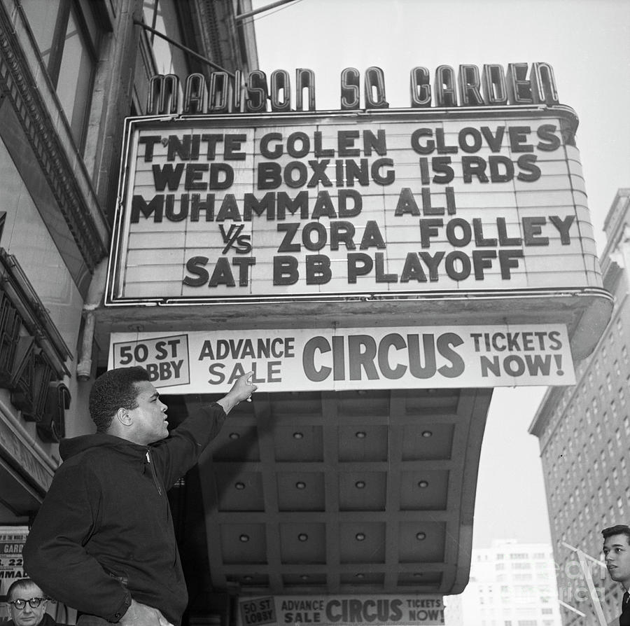 Muhammad Ali Pointing To Fight Marquee Photograph by Bettmann