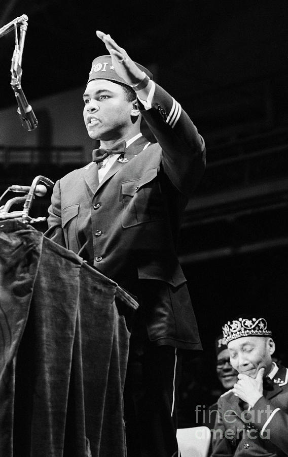 Muhammed Ali Giving Speech Photograph by Bettmann