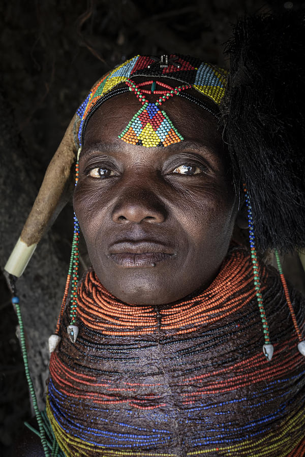 Muhila Woman At Mukuma Market, Chibia, Southern Angola Photograph by ...