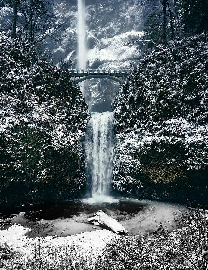 Multnomah Falls Winter Photograph by Daniel Hagerman