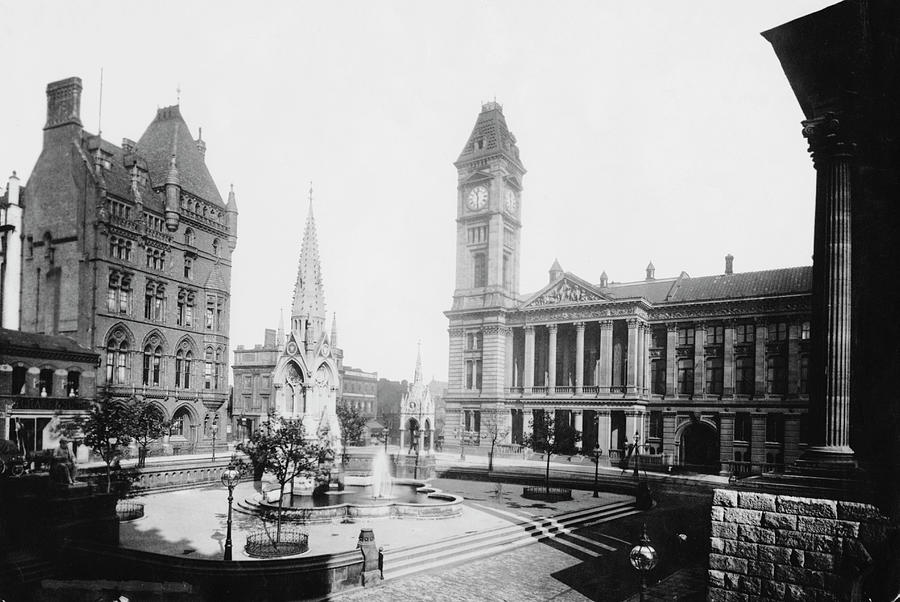 Museum And Art Gallery Photograph by Hulton Archive