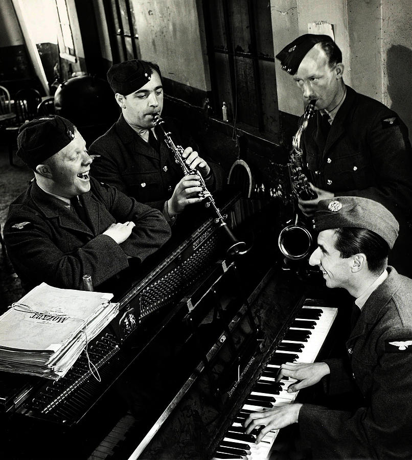 Music. World War II. Pic 29th September Photograph by Popperfoto