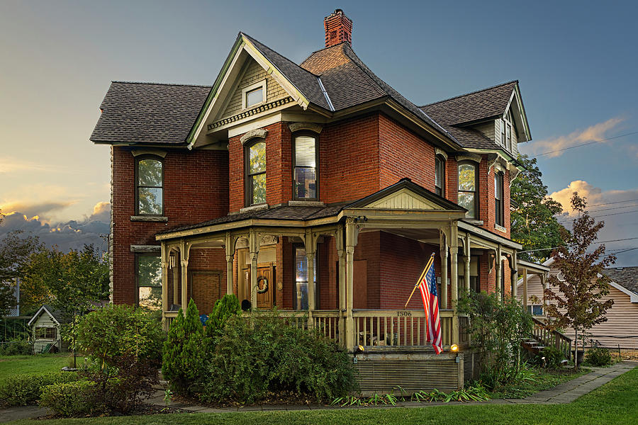 Muzzy Mansion Photograph By David Sams