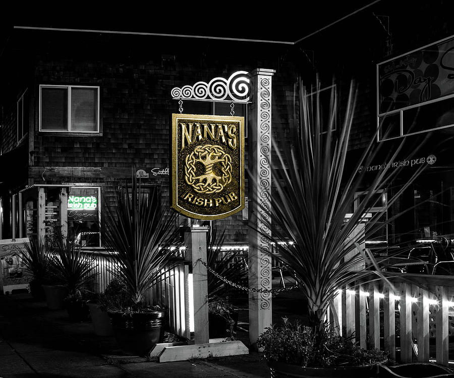 Nanas Irish Pub Photograph by Thom Zehrfeld
