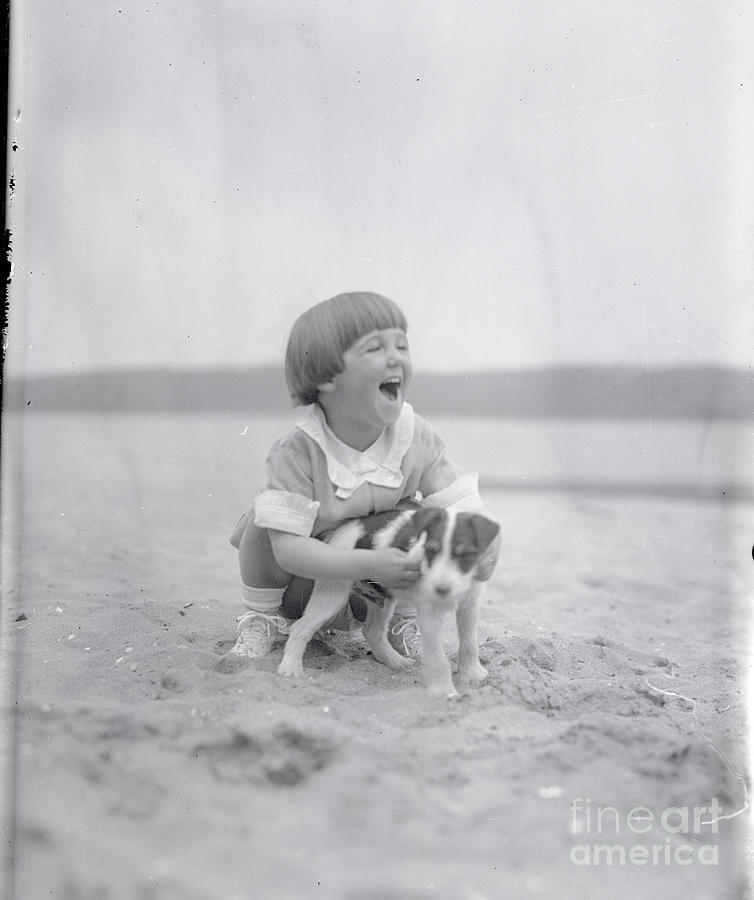 Nancy Leeds And Dog Photograph by Bettmann