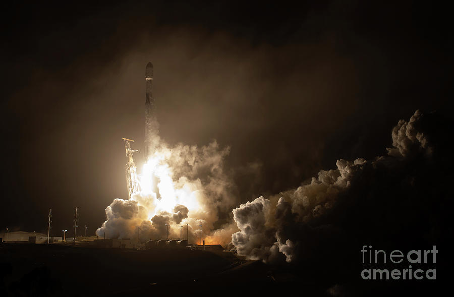 Nasa Dart Spacecraft Launch Photograph by Nasa/bill Ingalls/science Photo Library