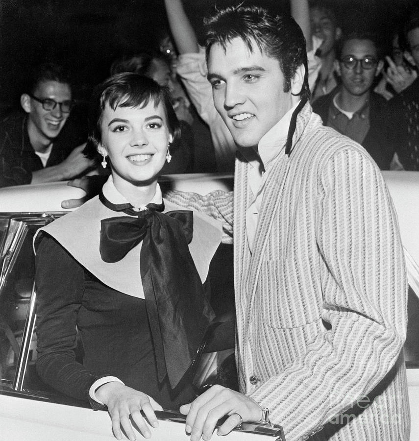 Natalie Wood And Elvis Presley Photograph by Bettmann