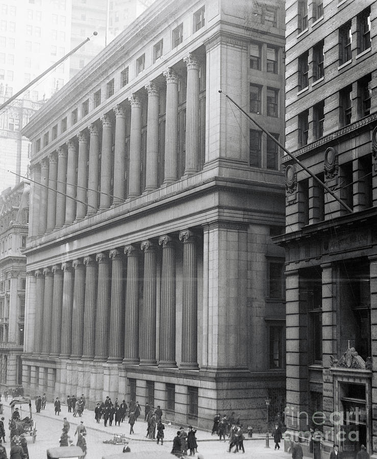 National City Bank Of New York Photograph by Bettmann