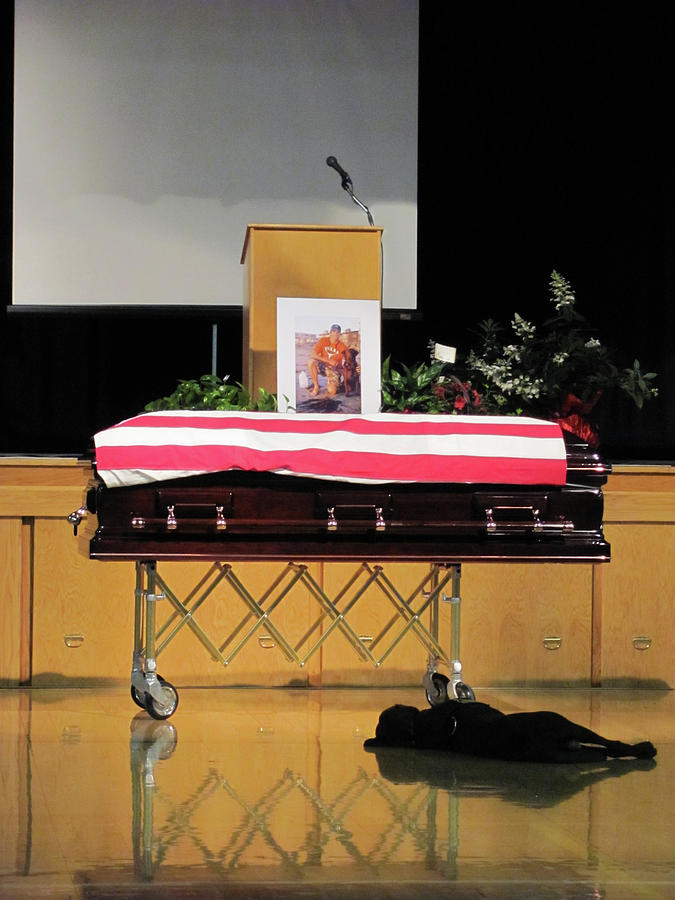 Navy Seal Killed In Afghanistan Mourned Photograph by Lisa Pembleton