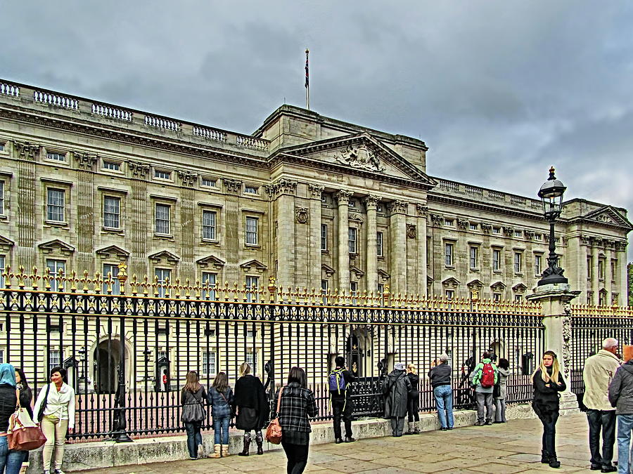Near Buckingham Palace, London, UK  Photograph by Lyuba Filatova