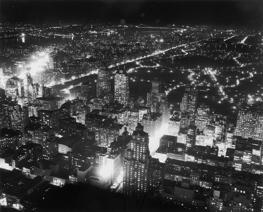 New York At Night Photograph by Hulton Archive