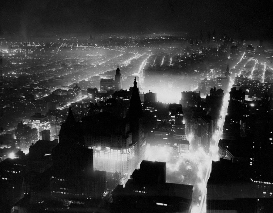 New York City At Night Looking South Photograph by New York Daily News Archive
