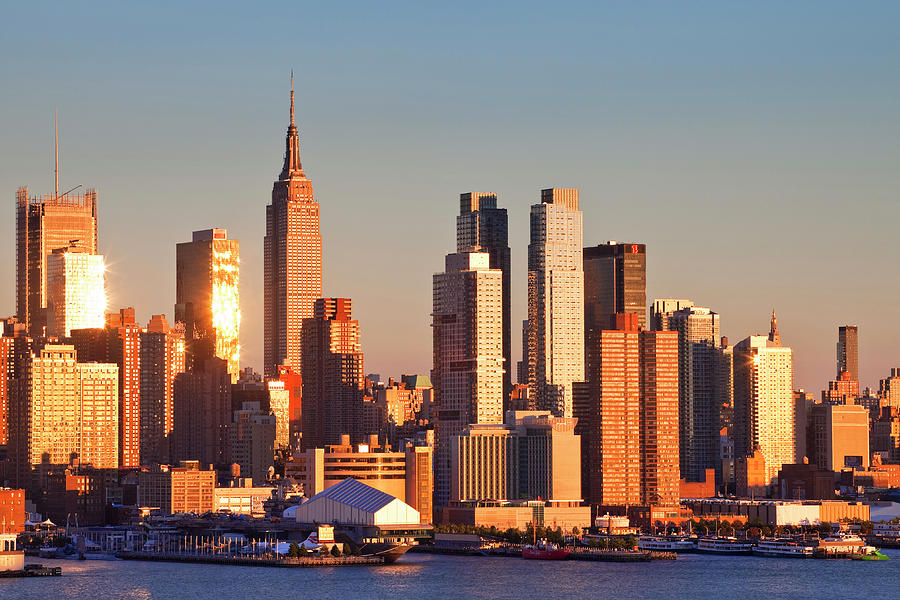 New York City, Midtown Skyline Digital Art by Luigi Vaccarella