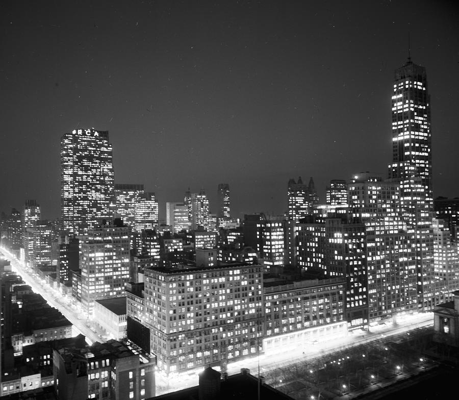 New York City Night View Looking Nne Photograph by Bert Morgan