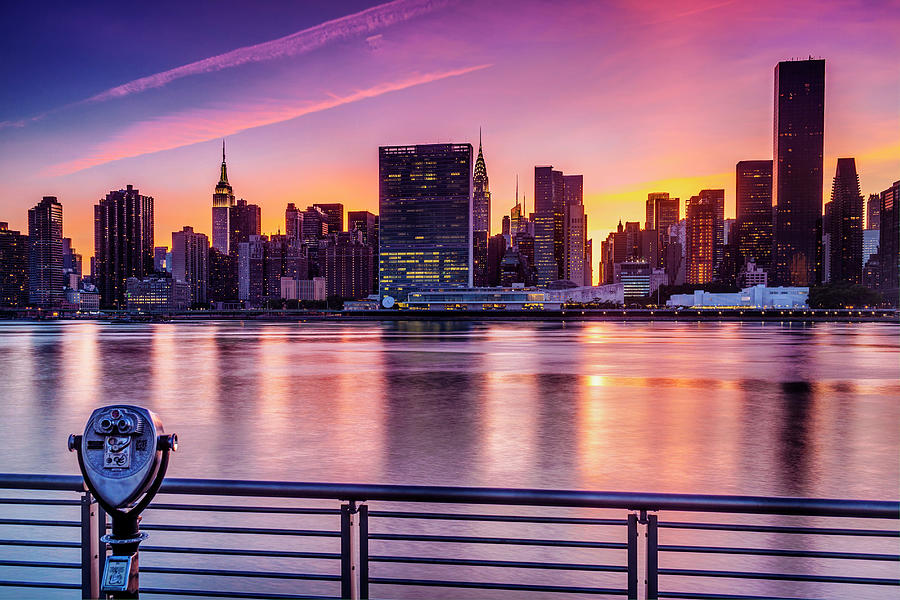 New York City, Queens, City Skyline Digital Art by Antonino Bartuccio