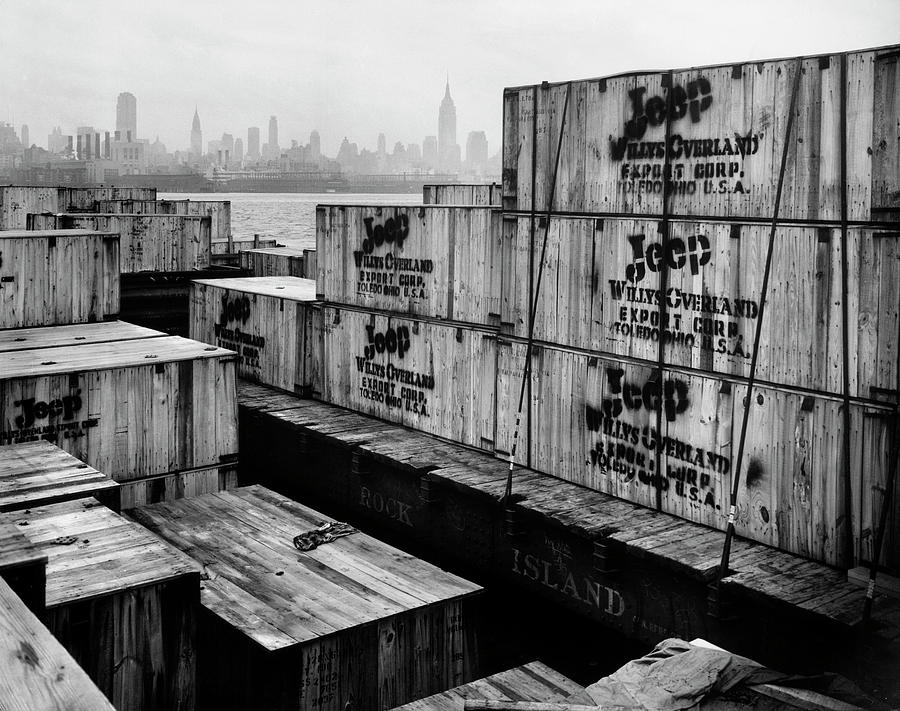 Black And White Photograph - New York Dock Strike by Margaret Bourke-White