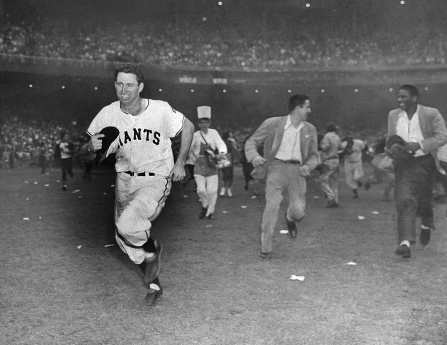 New York Giants Captain Alvin Dark Runs Photograph by New York Daily News Archive