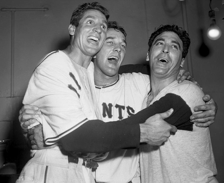New York Giants Photograph - New York Giants Hero Bobby Thomson Left by New York Daily News Archive