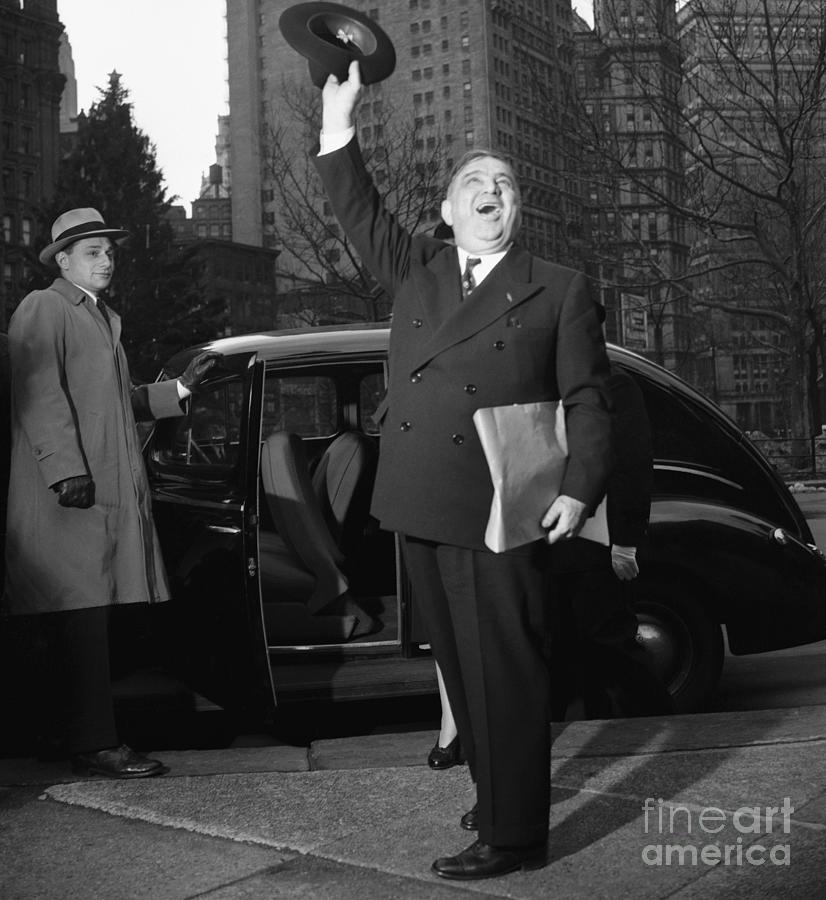 New York Mayor Fiorello Laguardia Waving Photograph by Bettmann New York Mayor Fiorello Laguardia Waving Photograph by Bettmann