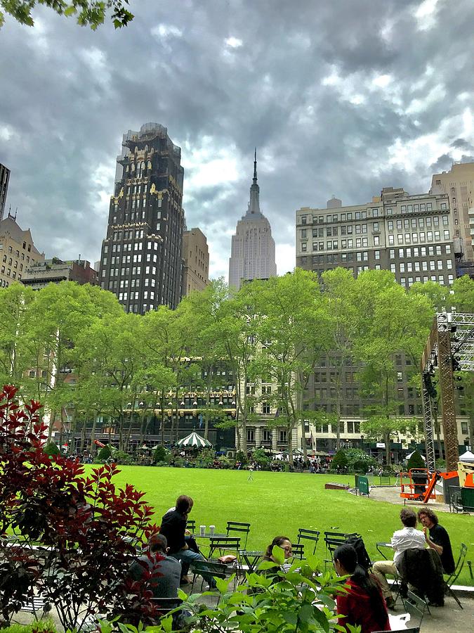 New Yorkers lunching before the rain by Liza Beckerman New Yorkers lunching before the rain by Liza Beckerman
