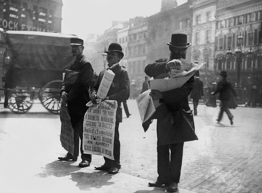 Newspaper Vendors Photograph by Hulton Archive