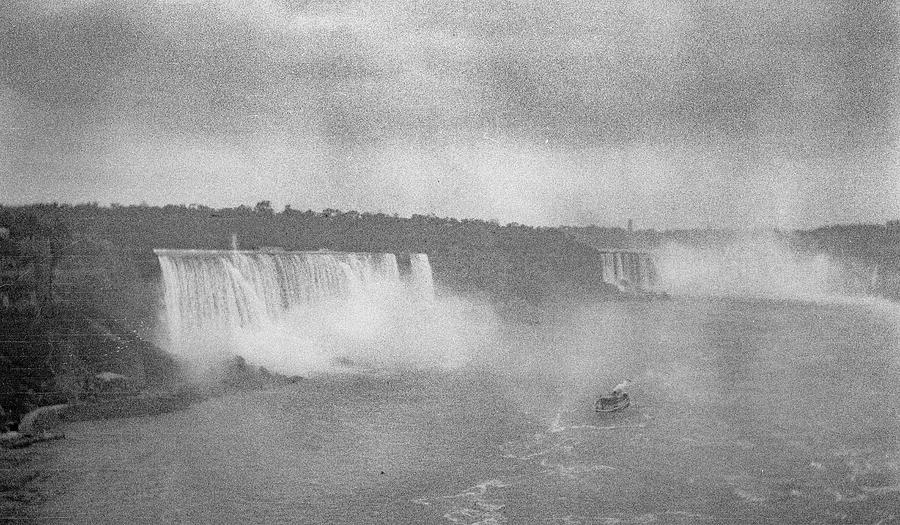 Niagara Falls 1920 Painting by Celestial Images