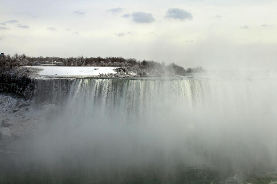 Niagara Falls In Winter Photograph by Yvonne Wright