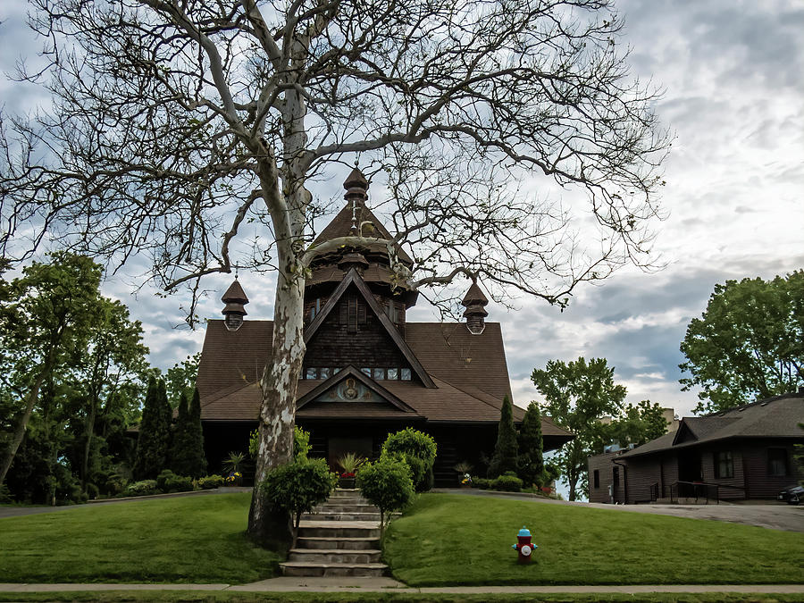 Niagara Falls Ukrainian Catholic Church - Street View Photograph by Leslie Montgomery
