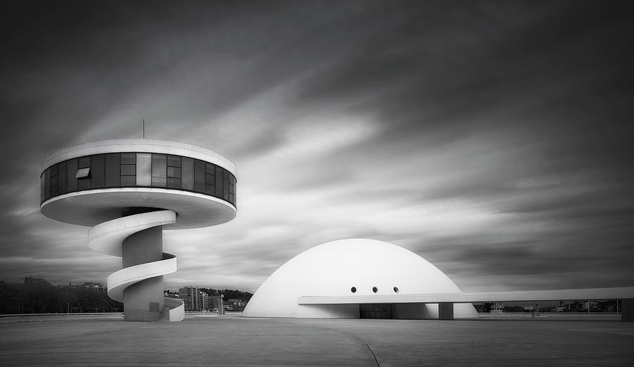 Niemeyer Photograph by Oskar Baglietto