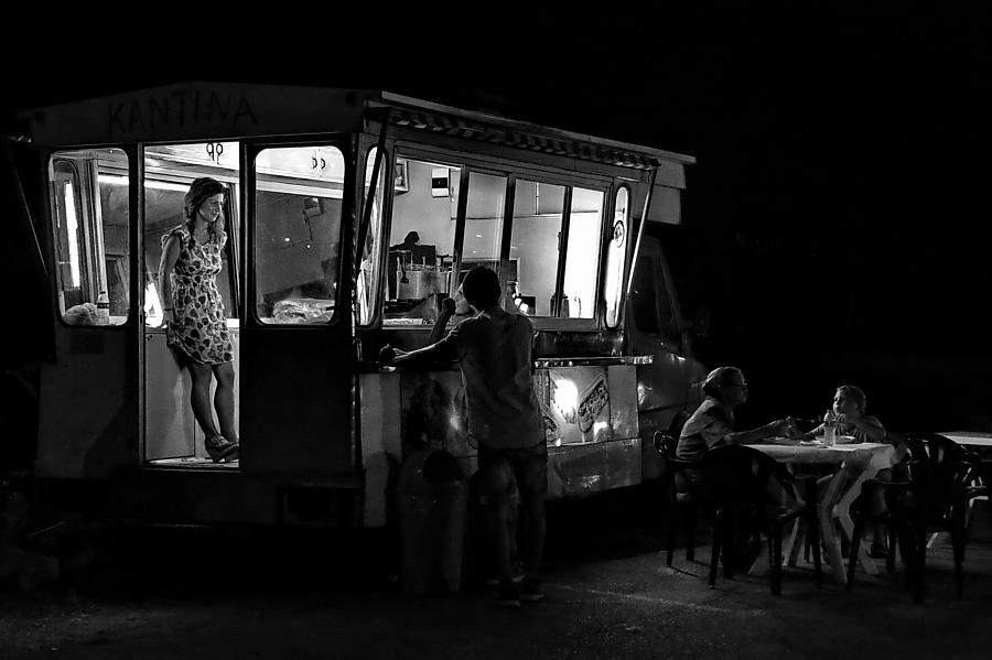 Night At The Kiosk Photograph by Francesco Martinelli