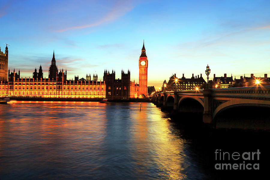 Night Falling Over the River Thames in London Photograph by John Rizzuto