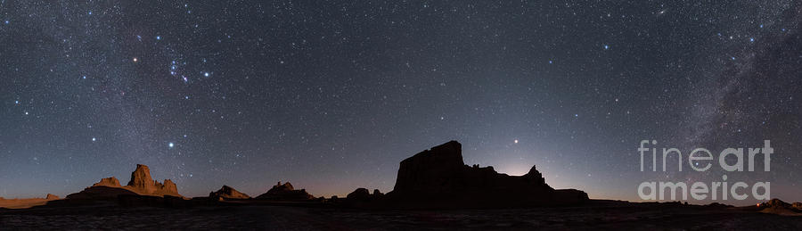 Night Sky At Moonset Photograph by Amirreza Kamkar / Science Photo Library