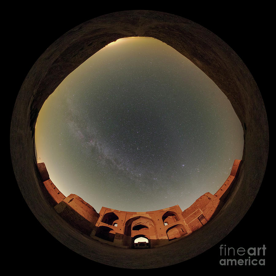 Night Sky Over A Caravanserai Photograph by Amirreza Kamkar / Science Photo Library