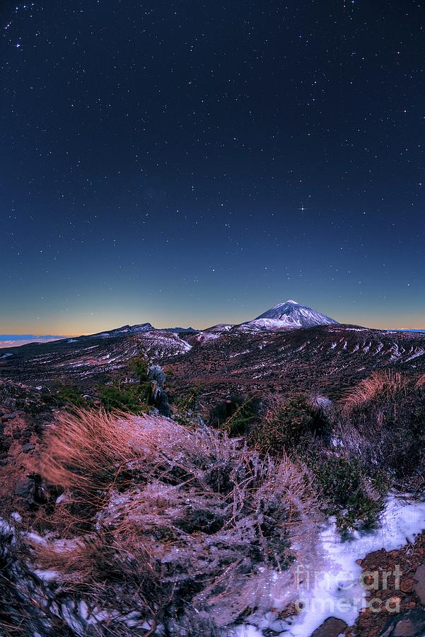 Night Sky Over Teide Volcano Photograph by Juan Carlos Casado (starryearth.com) / Science Photo Library