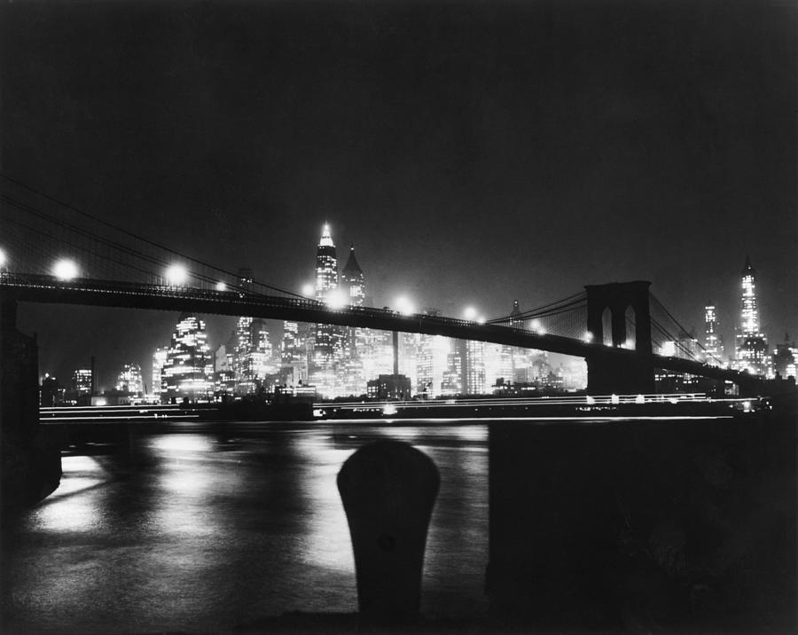 Night View Of Brooklyn Bridge Photograph by Bettmann